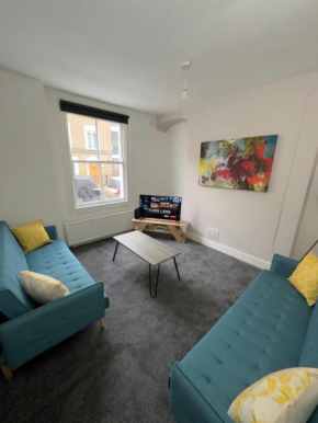 Newly Decorated 5-Bed Hackney Townhouse